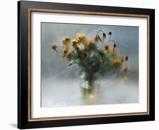 fading bouquet-Ala Pneuma-Framed Photographic Print