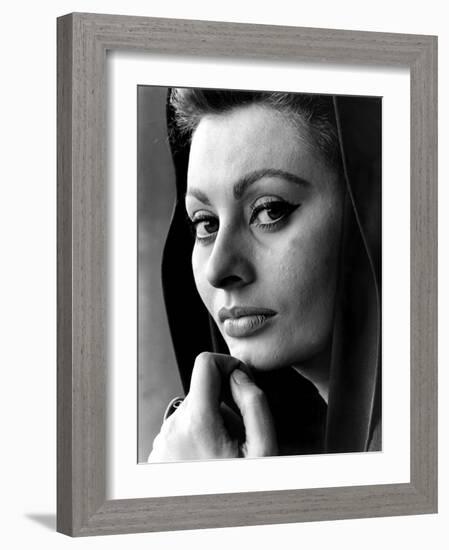 Fall of the Roman Empire, Sophia Loren, 1964-null-Framed Photo