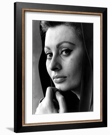 Fall of the Roman Empire, Sophia Loren, 1964-null-Framed Photo