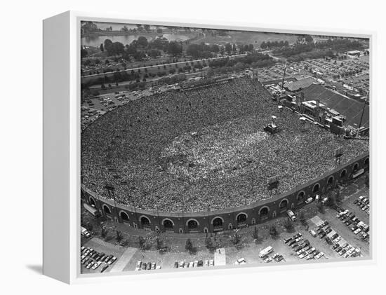 Fans Jam Philadelphia's Jfk Stadium During the Live Aid Concert-null-Framed Premier Image Canvas