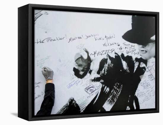 Fans Sign Tribute Wall to Michael Jackson outside the Staples Center, Los Angeles, July 7, 2009-null-Framed Premier Image Canvas