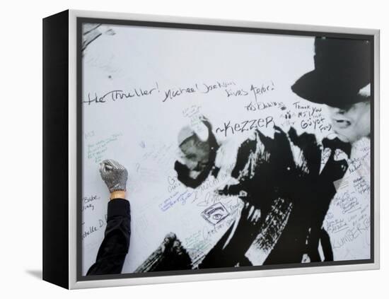 Fans Sign Tribute Wall to Michael Jackson outside the Staples Center, Los Angeles, July 7, 2009-null-Framed Premier Image Canvas