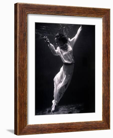 Fashion Model Underwater, 1939-Science Source-Framed Giclee Print