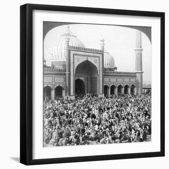 Fast Day Within the Jumma Musjid, Delhi, India, 1903-Underwood & Underwood-Framed Giclee Print