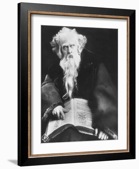 Faust, (aka Faust - Eine Deutsche Volkssage), Emil Jannings, 1926-null-Framed Photo