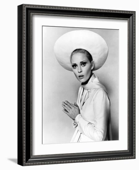 Faye Dunaway, Portraitc.1960s-null-Framed Photo