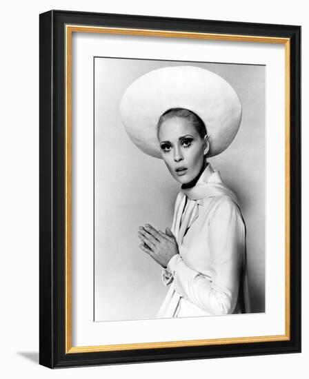 Faye Dunaway, Portraitc.1960s-null-Framed Photo