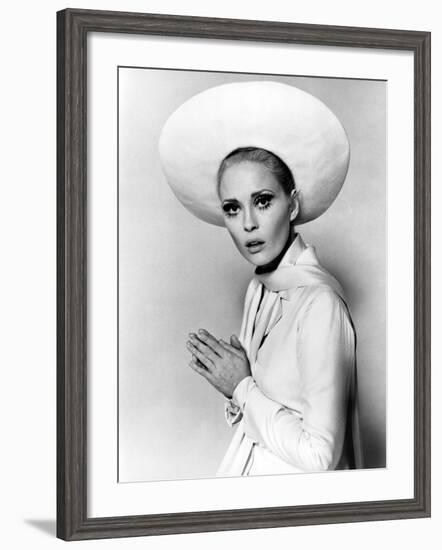 Faye Dunaway, Portraitc.1960s-null-Framed Photo