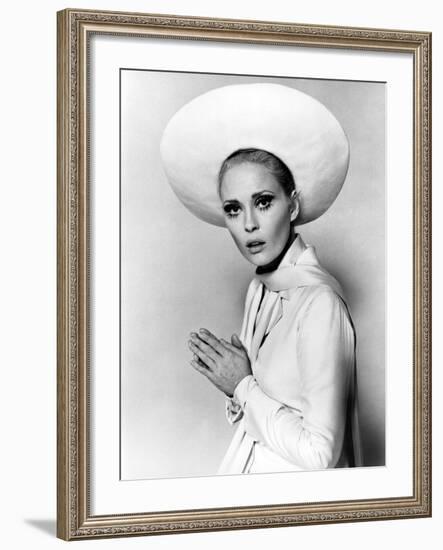 Faye Dunaway, Portraitc.1960s-null-Framed Photo