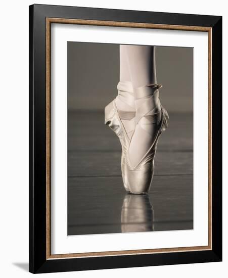 Feet of Ballet Dancer En Pointe-Erik Isakson-Framed Photographic Print