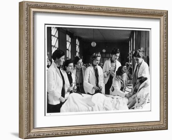 Female Medical Students-null-Framed Photographic Print