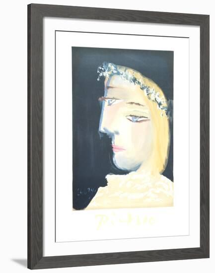 Femme a la Robe, Blanche Couronee de Fleurs-Pablo Picasso-Framed Collectable Print