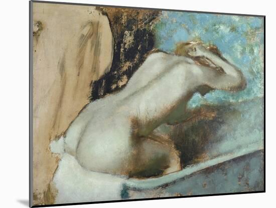 Femme assise sur le rebord d' une baignoire et s'épongeant le cou-Edgar Degas-Mounted Giclee Print
