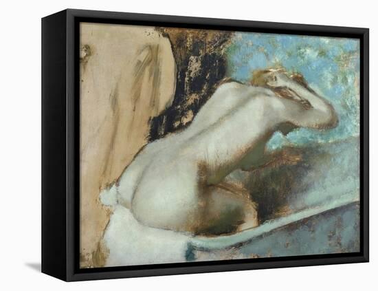 Femme assise sur le rebord d' une baignoire et s'épongeant le cou-Edgar Degas-Framed Premier Image Canvas