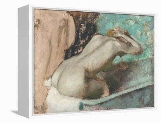 Femme assise sur le rebord d' une baignoire et s'épongeant le cou-Edgar Degas-Framed Premier Image Canvas