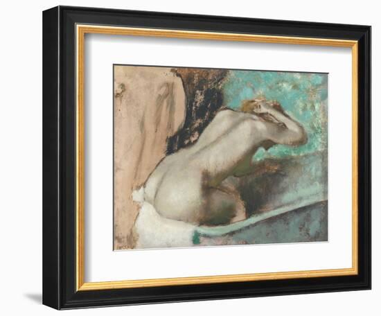 Femme assise sur le rebord d' une baignoire et s'épongeant le cou-Edgar Degas-Framed Giclee Print