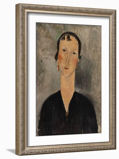 Femme aux boucles d'oreilles-Amedeo Modigliani-Framed Giclee Print