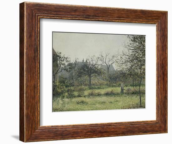 Femme dans un verger, matinée d'automne, jardin d'Eragny-Camille Pissarro-Framed Giclee Print