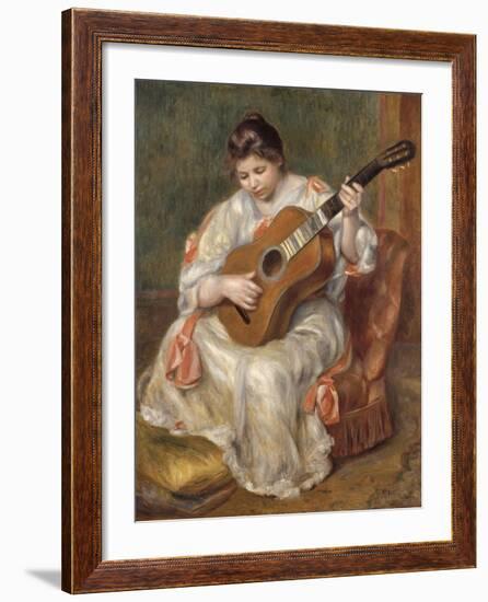 Femme jouant de la guitare-Pierre-Auguste Renoir-Framed Giclee Print
