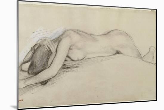 Femme nue allongée sur le ventre, la tête entre les bras-Edgar Degas-Mounted Giclee Print