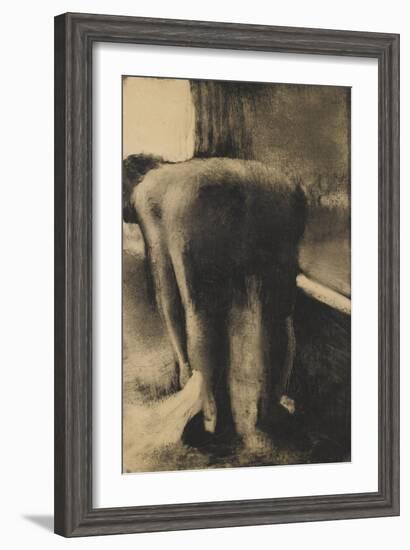 Femme s'essuyant les pieds-Edgar Degas-Framed Giclee Print