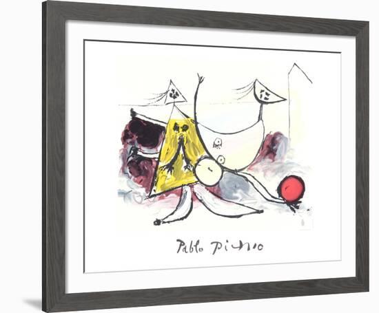 Femme sur la Plage Jouant au Balloon-Pablo Picasso-Framed Collectable Print