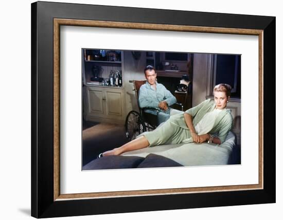 Fenetre sur cour REAR WINDOW by AlfredHitchcock with James Stewart and Grace Kelly, 1954 (photo)-null-Framed Photo