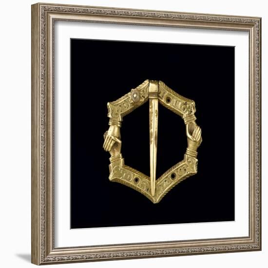 Fermail : hexagonal, mains croisées, inscription-null-Framed Giclee Print