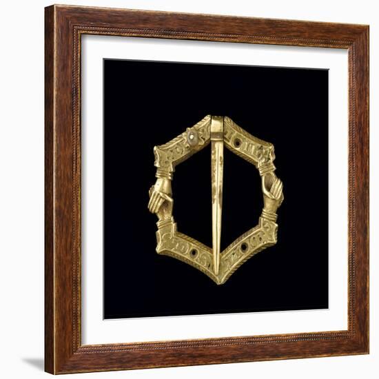Fermail : hexagonal, mains croisées, inscription-null-Framed Giclee Print