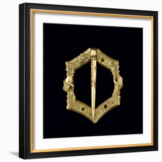 Fermail : hexagonal, mains croisées, inscription-null-Framed Giclee Print