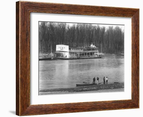 Ferry and river men in Vicksburg, Mississippi, 1936-Walker Evans-Framed Photographic Print