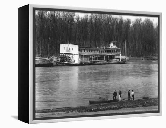 Ferry and River men, Vicksburg, Mississippi, c.1936-Walker Evans-Framed Stretched Canvas