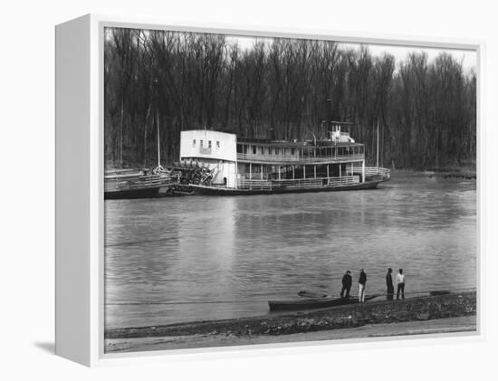 Ferry and River men, Vicksburg, Mississippi, c.1936-Walker Evans-Framed Stretched Canvas