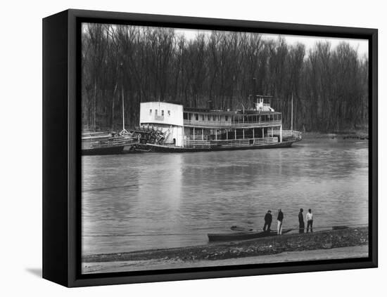 Ferry and River men, Vicksburg, Mississippi, c.1936-Walker Evans-Framed Stretched Canvas