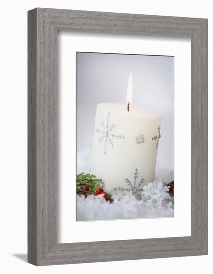 Festive Christmas Candle-Tammy Hanratty-Framed Photographic Print