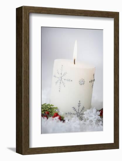 Festive Christmas Candle-Tammy Hanratty-Framed Photographic Print