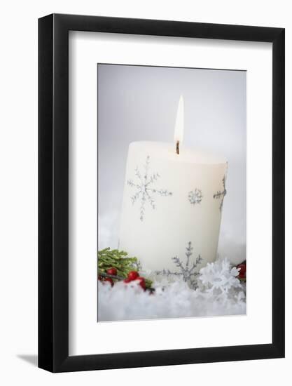 Festive Christmas Candle-Tammy Hanratty-Framed Photographic Print