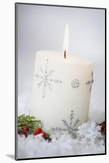Festive Christmas Candle-Tammy Hanratty-Mounted Photographic Print