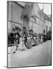 Fête du vin à Beaune. 18 octobre 1925-null-Mounted Giclee Print