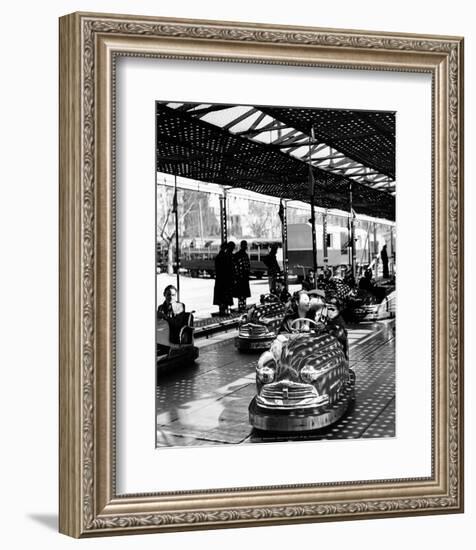 Fete-Izis-Framed Art Print