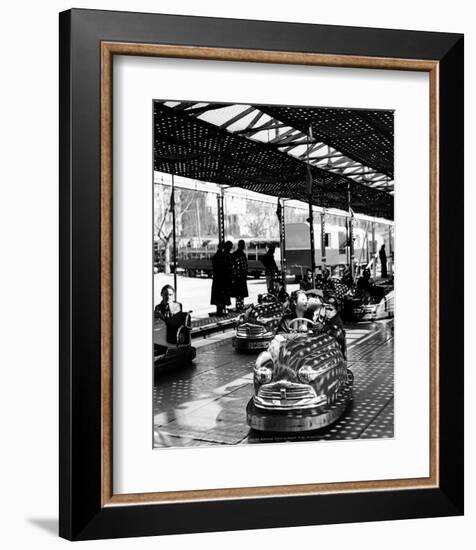 Fete-Izis-Framed Art Print