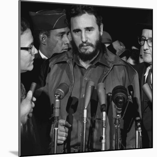 Fidel Castro arrives at Washington airport, 1959-Warren K. Leffler-Mounted Photographic Print