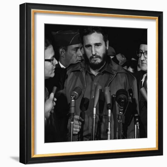 Fidel Castro Arrives Mats Terminal, Washington D.C.-Warren K. Leffler-Framed Photo