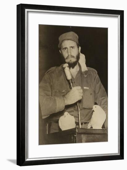 Fidel Castro-null-Framed Photographic Print