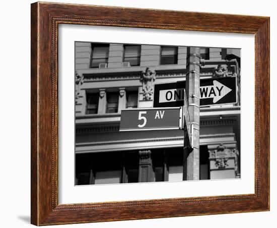 Fifth Avenue Sign 5 Th Av New York Manhattan USA Black & White-holbox-Framed Photographic Print