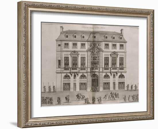 Figure XIV: vue de la façade de l'Hôtel de Beauvais rue Saint-Antoine au balcon duquel la-Jean Marot-Framed Giclee Print