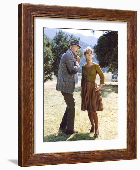 FINIAN'S RAINBOW, 1968 directed by FRANCIS FORD COPPOLA Fred Astaire and Petula Clark (photo)-null-Framed Photo