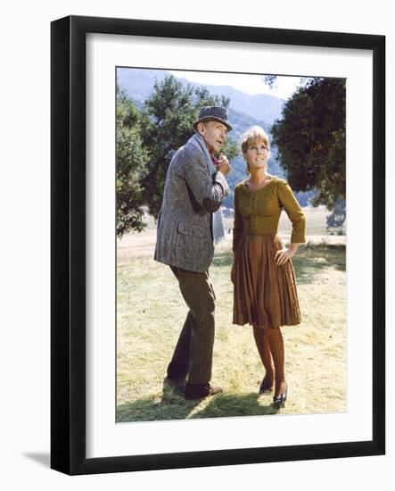 FINIAN'S RAINBOW, 1968 directed by FRANCIS FORD COPPOLA Fred Astaire and Petula Clark (photo)-null-Framed Photo
