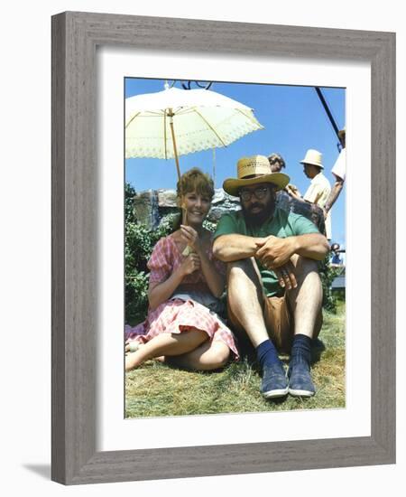 FINIAN'S RAINBOW, 1968 directed by FRANCIS FORD COPPOLA On the set, Petula Clark and Francis Ford C-null-Framed Photo