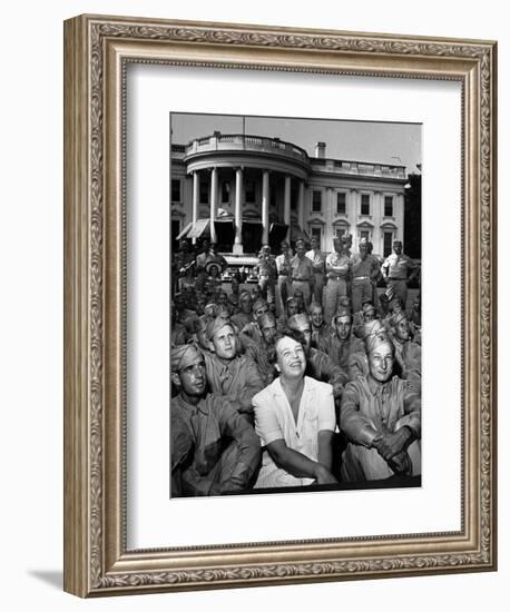 First Lady Eleanor Roosevelt with a Large Group of US Soldiers-Thomas D. Mcavoy-Framed Photographic Print